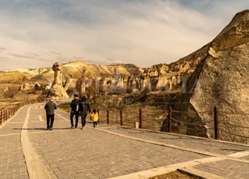 ¡Descubre Capadocia con nosotros! ¡Experimenta Capadocia con nuestro Red Tour bien organizado!